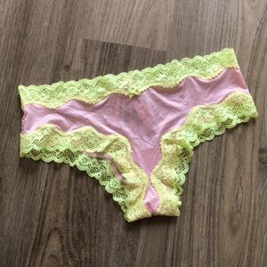 ❤️$12 Victoria's Secret Tease Lace-Trim Cheeky Panty Size Small